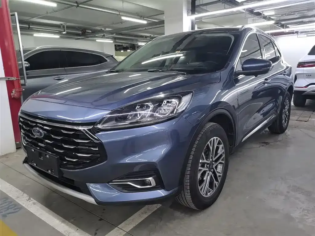 Ford Escape 2023 из CN, фото 1