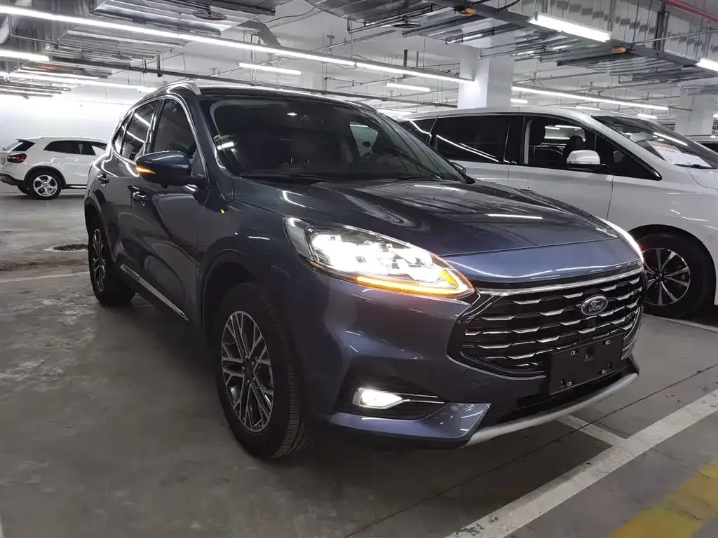 Ford Escape 2023 из CN, фото 5
