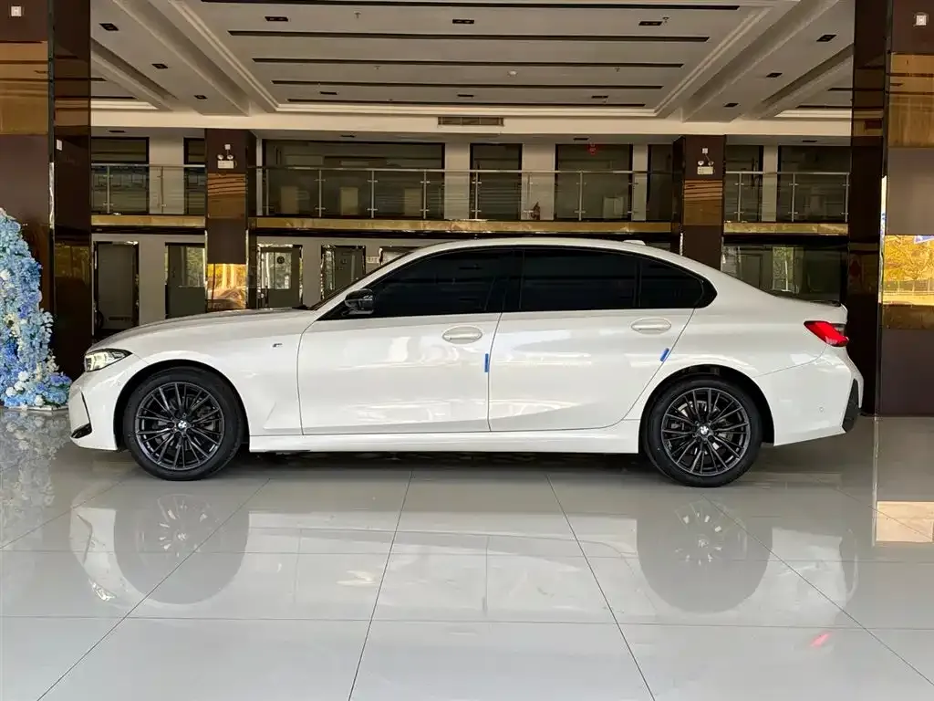 BMW 3 Series 2023 из CN, фото 8