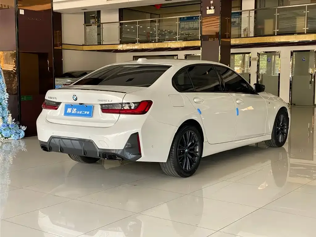 BMW 3 Series 2023 из CN, фото 10