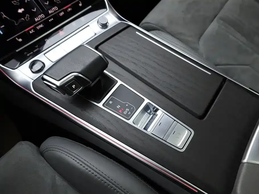 Audi A6L 2024 из CN, фото 8