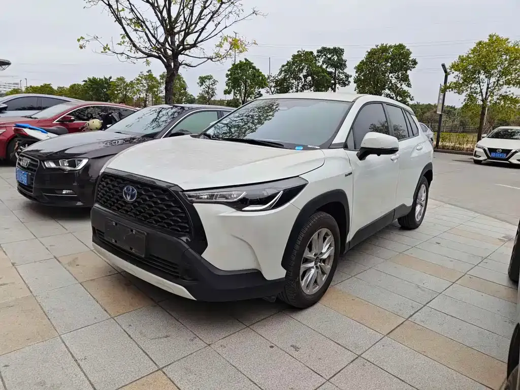 Toyota Corolla Cross 2024 из CN, фото 1