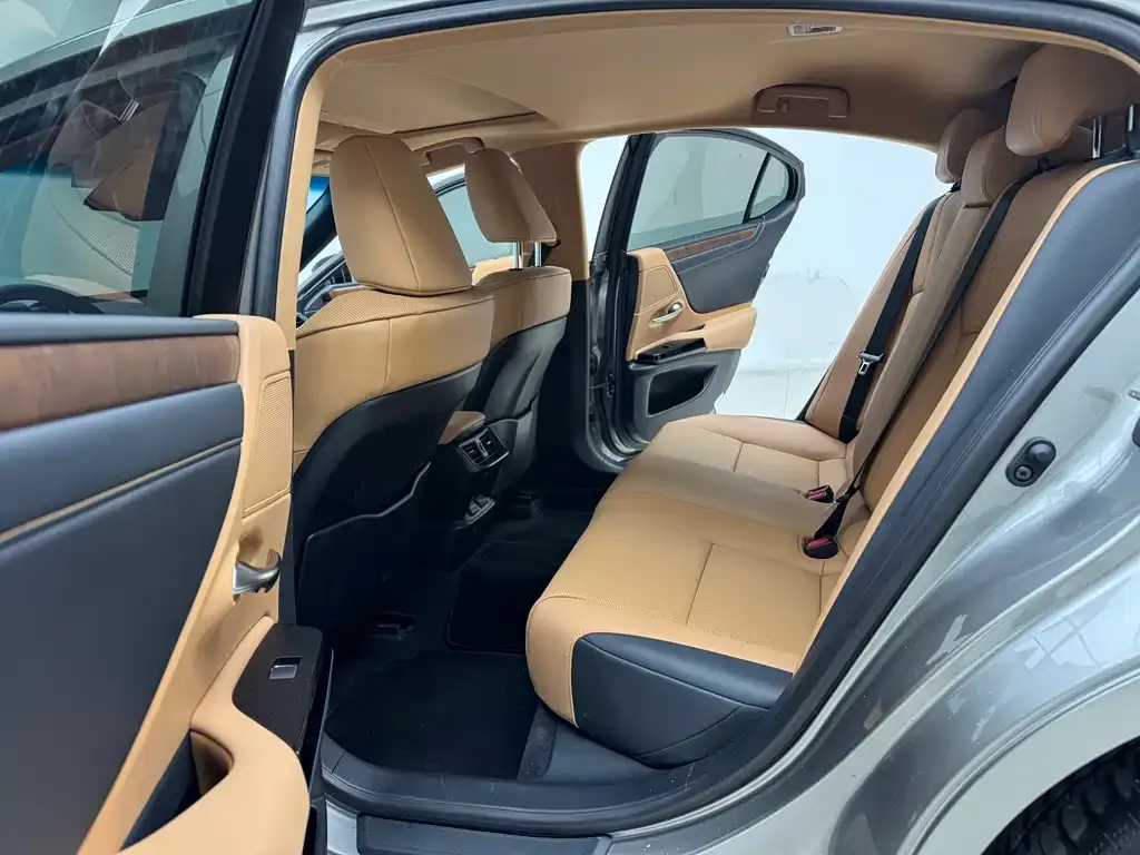 Lexus ES 2024 из CN, фото 4