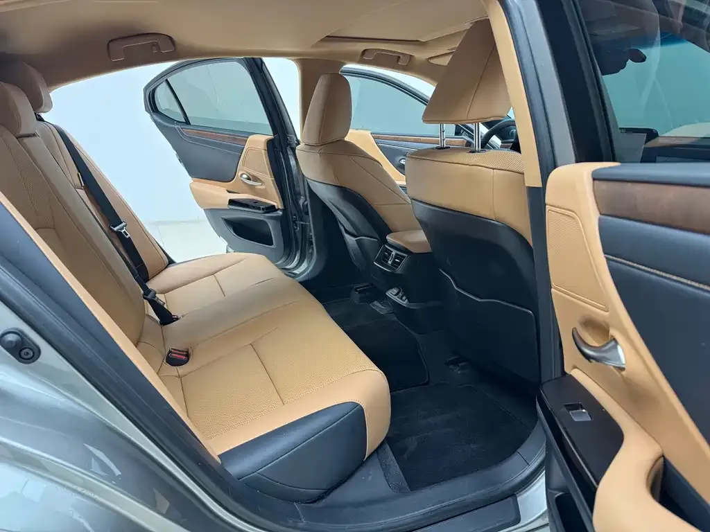 Lexus ES 2024 из CN, фото 2