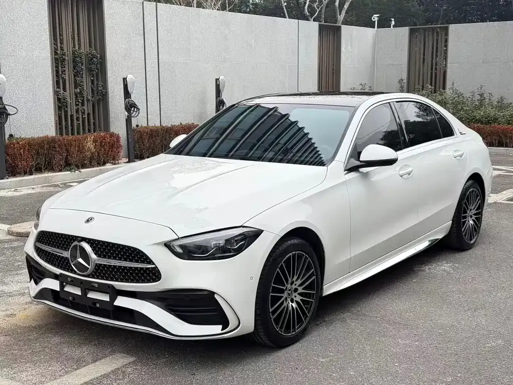 Mercedes-Benz C-Class — фото 1