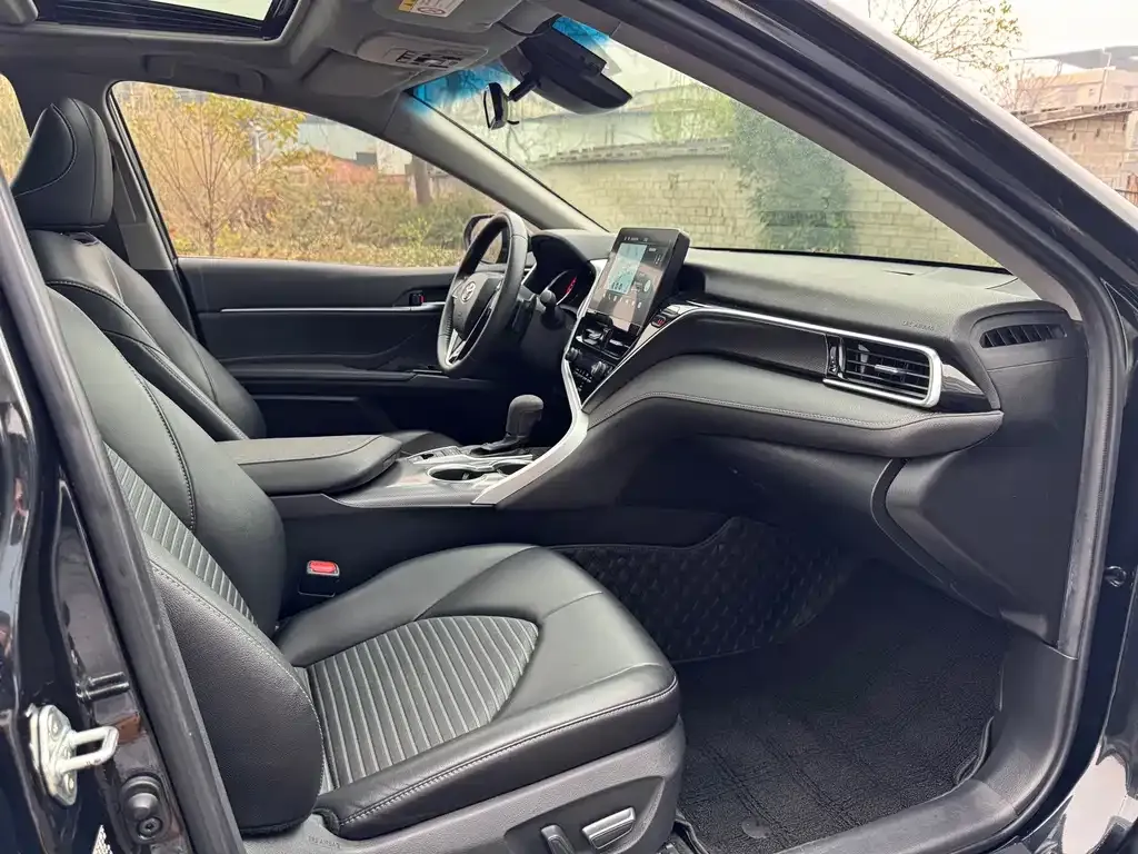 Toyota Camry 2022 из CN, фото 7