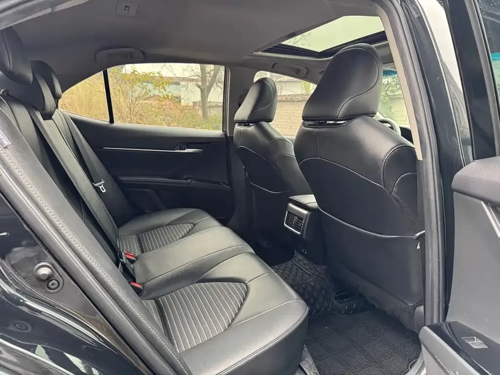 Toyota Camry 2022 из CN, фото 9