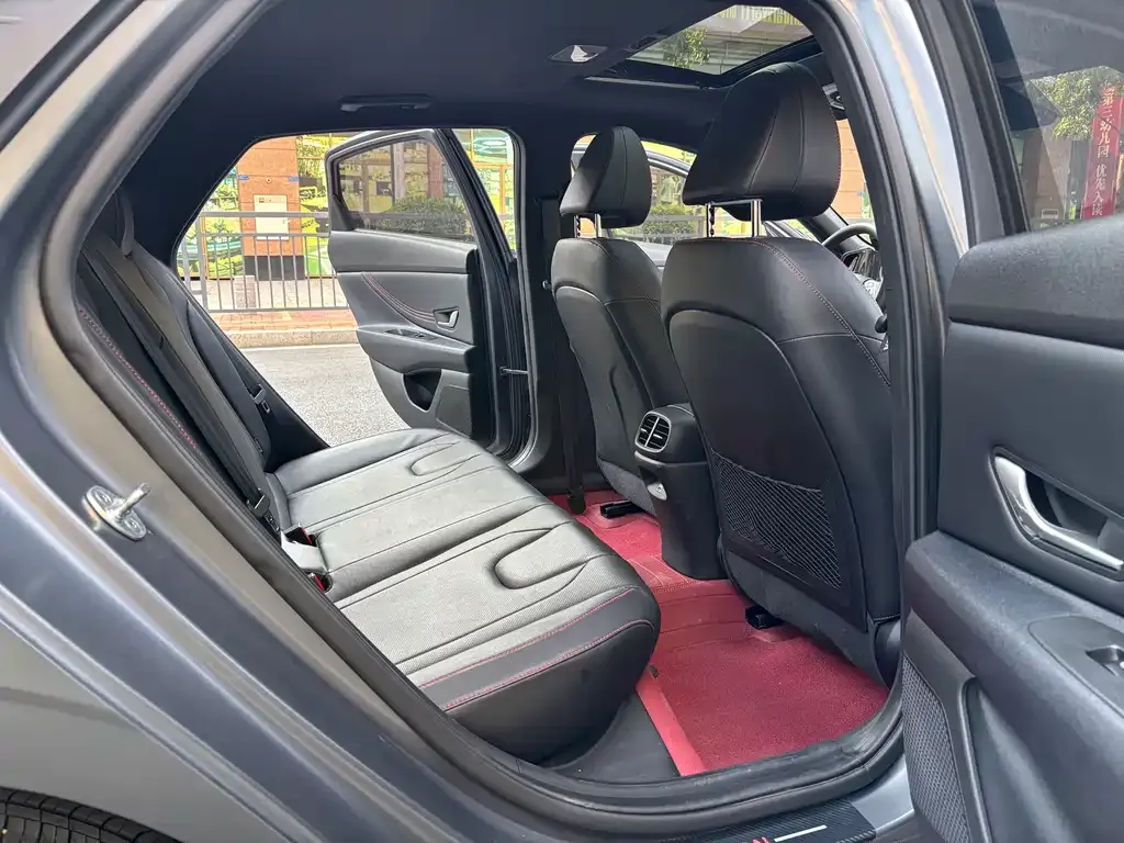 Hyundai Elantra 2023 из CN, фото 3