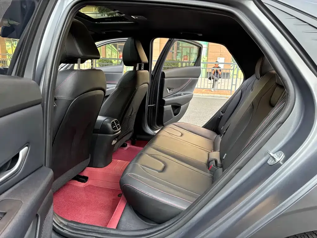 Hyundai Elantra 2023 из CN, фото 7