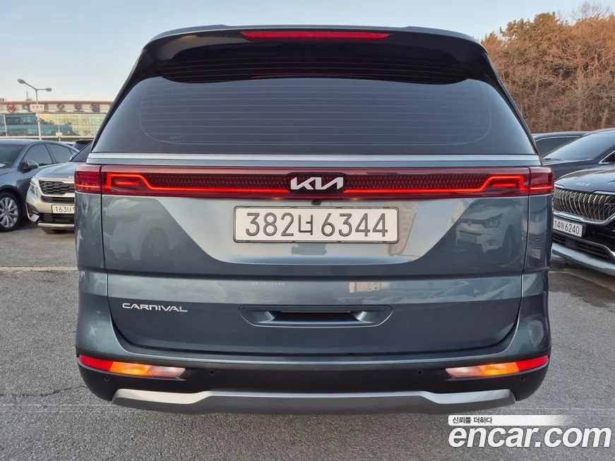 Kia Carnival — фото 5