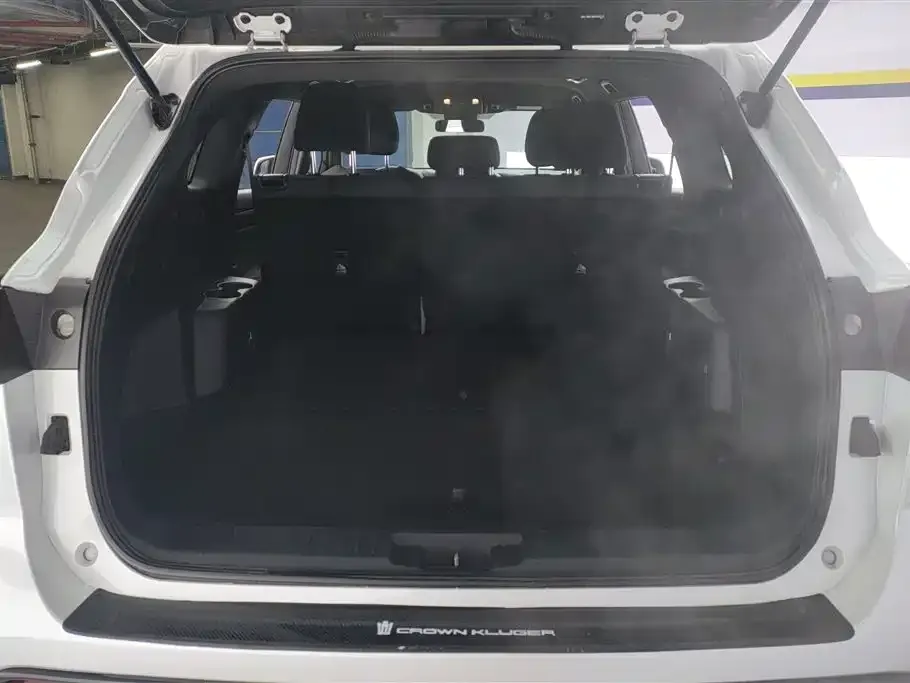 Toyota Crown Kluger 2024 из CN, фото 9