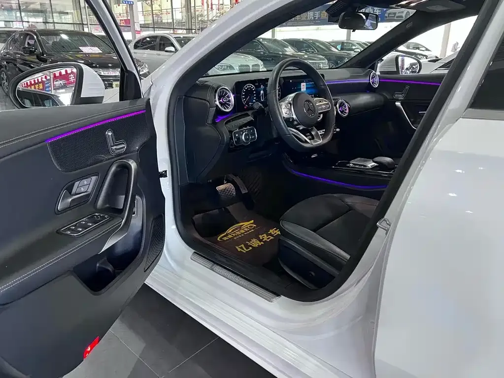 Mercedes-Benz A-Class 2022 из CN, фото 10