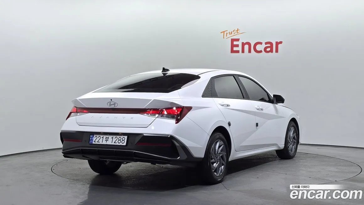 Hyundai AVANTE 2024 из KR, фото 2
