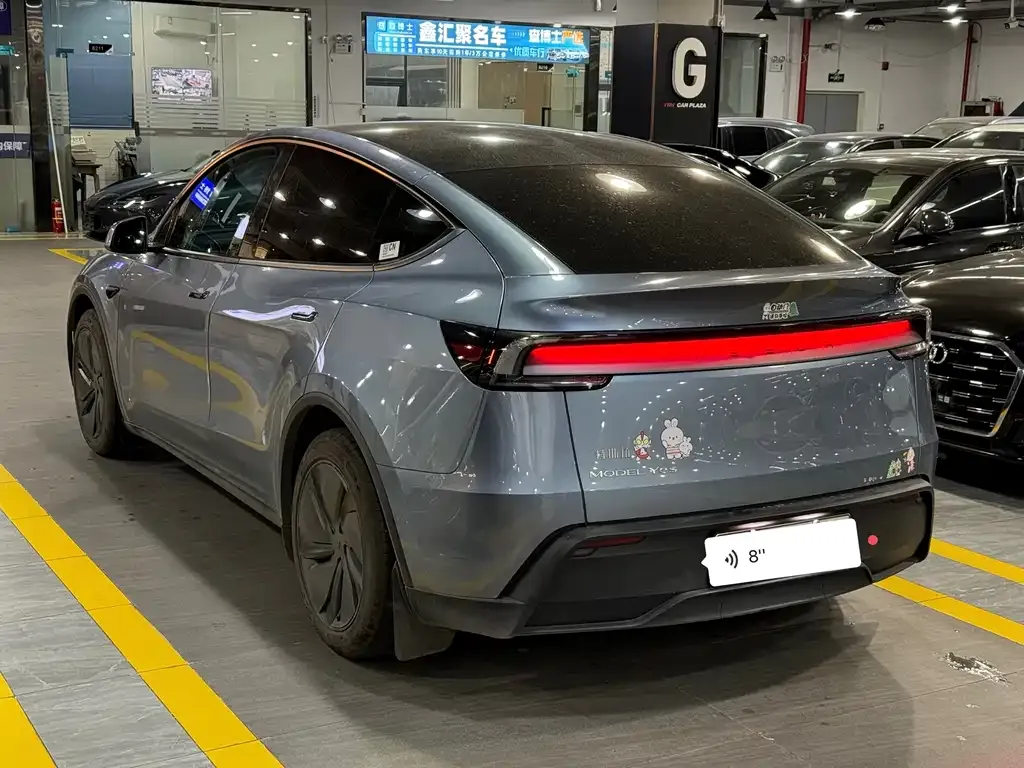 Tesla Model Y — фото 3