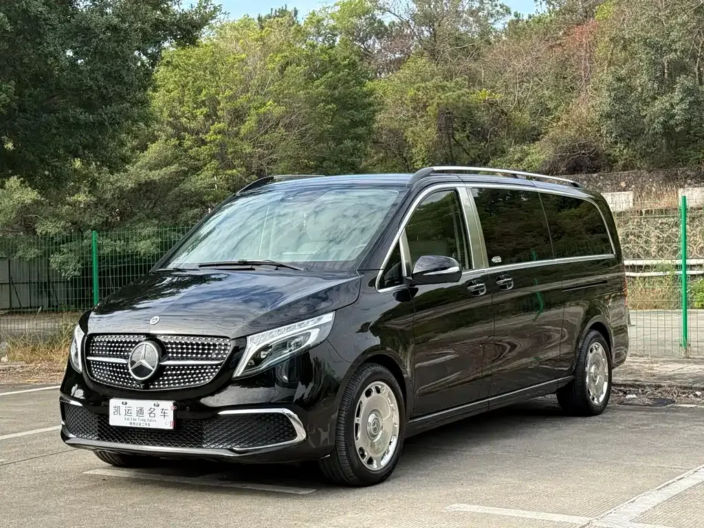 Mercedes-Benz V-Class — фото 10