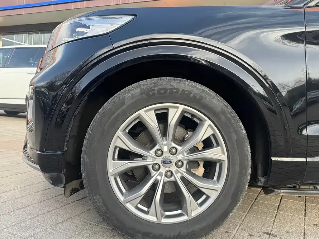 Ford Explorer — фото 10