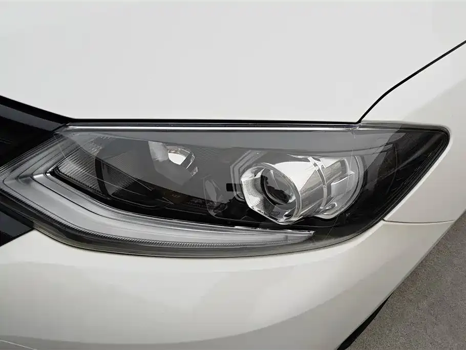 Nissan Tiida 2022 из CN, фото 2