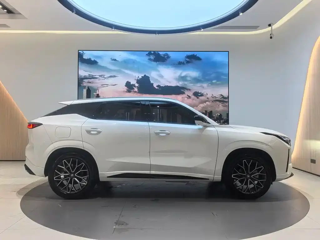 Changan UNI-Z New Energy 2025 из CN, фото 2