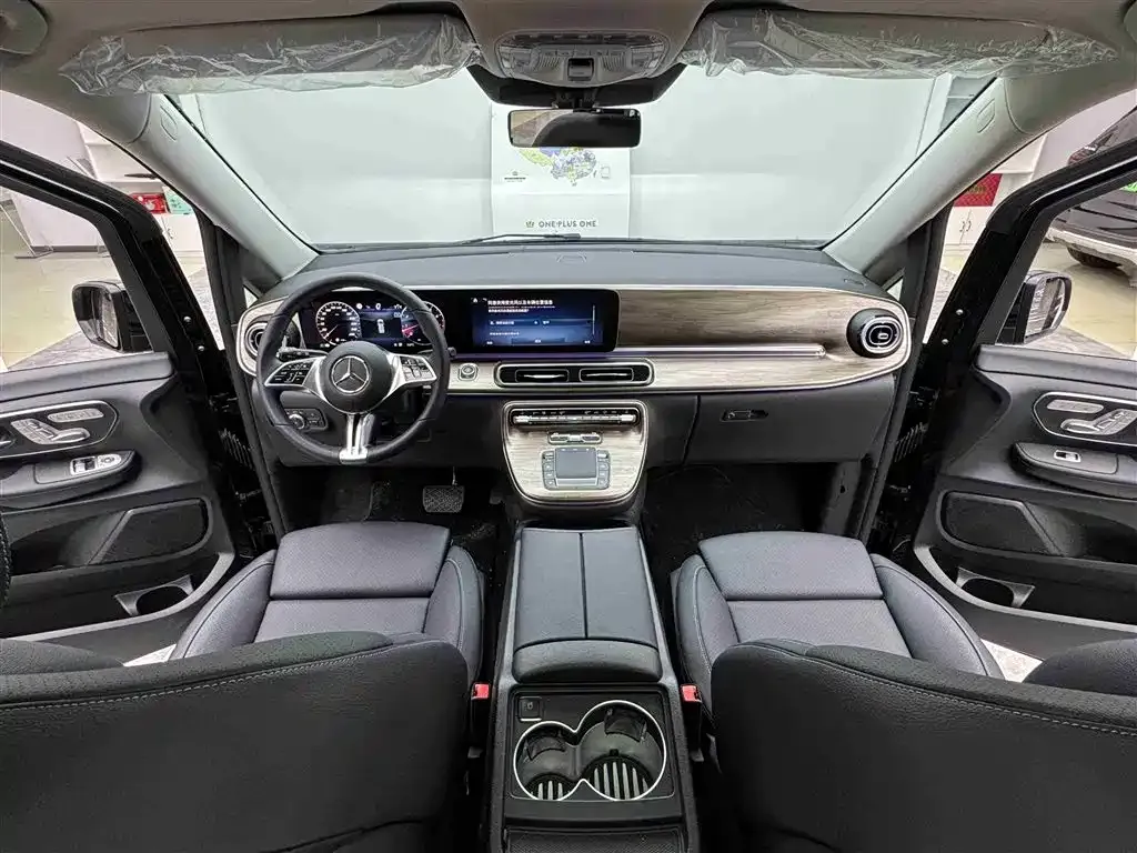 Mercedes-Benz V-Class 2026 из CN, фото 3