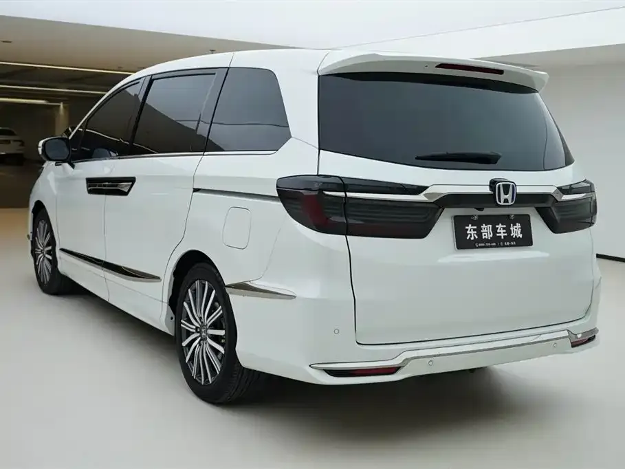 Honda Elysion 2023 из CN, фото 10