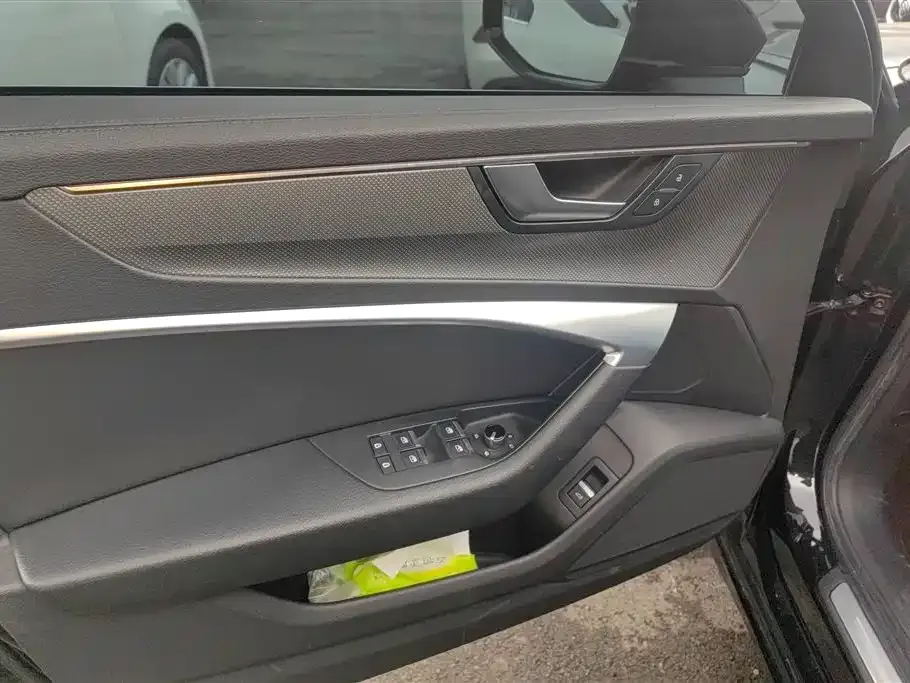 Audi A6L 2021 из CN, фото 6
