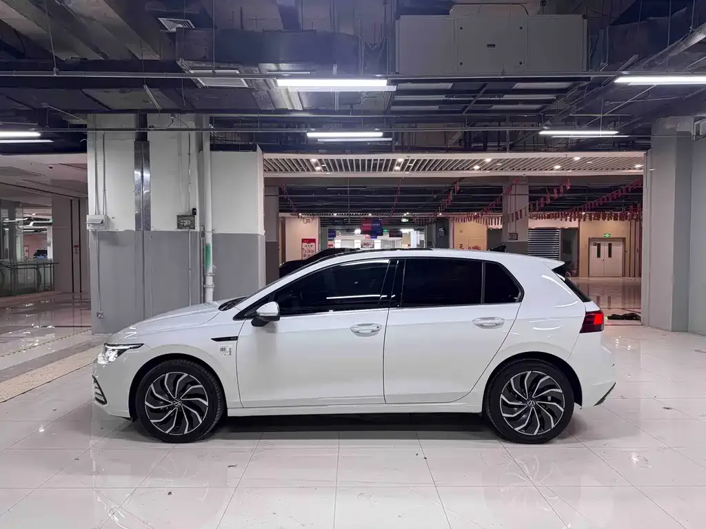 Volkswagen Golf 2025 из CN, фото 4