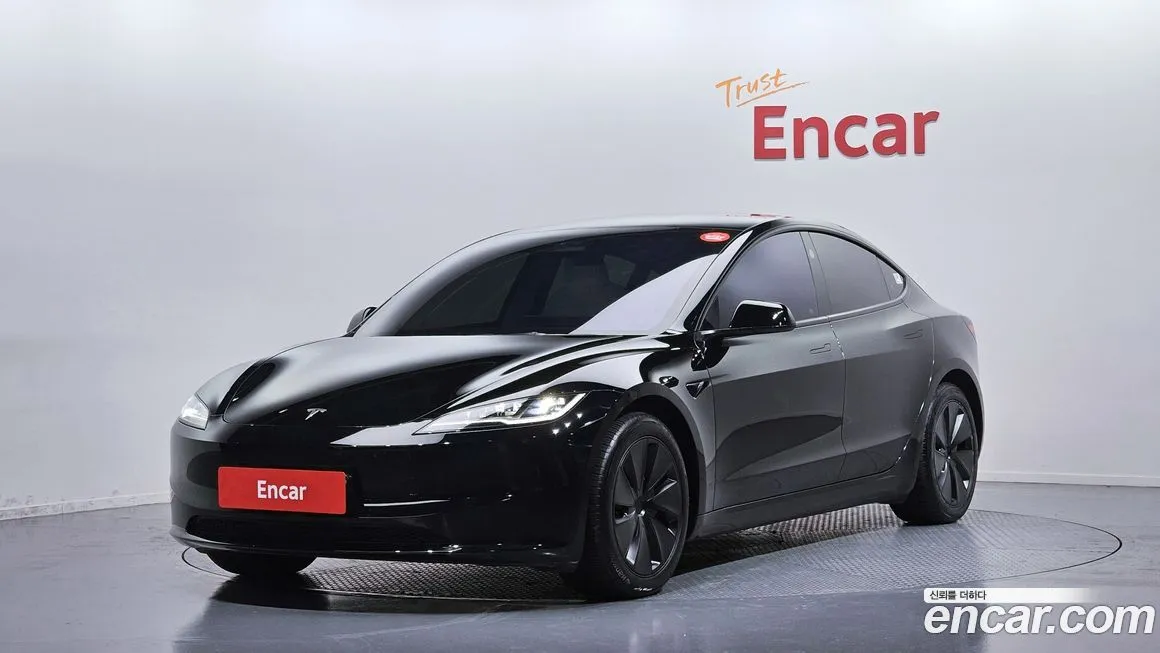 Tesla Model 3 — фото 1