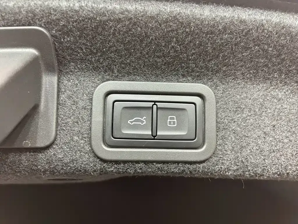 Audi A6L 2025 из CN, фото 10