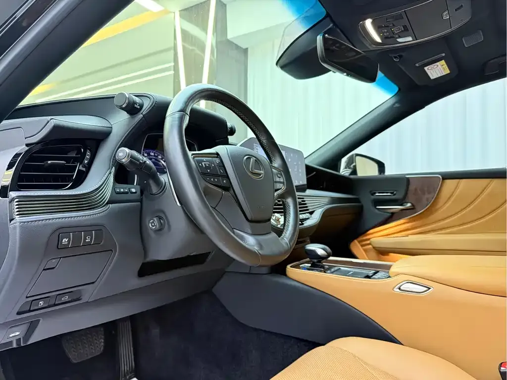 Lexus LS 2023 из CN, фото 2