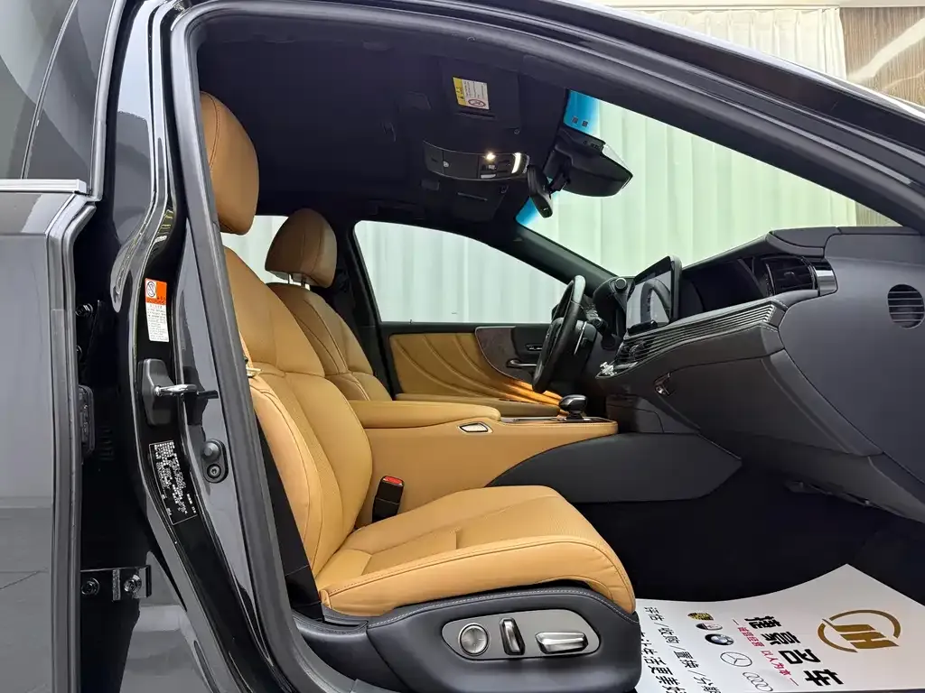 Lexus LS 2023 из CN, фото 5