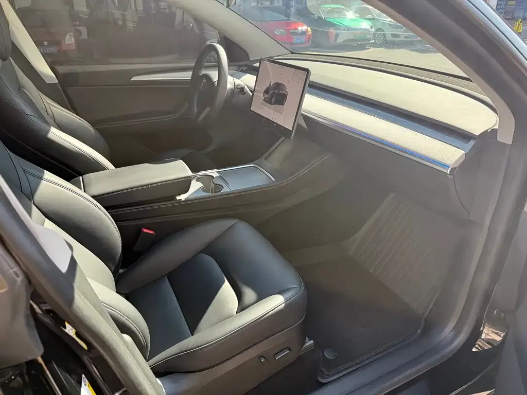 Tesla Model Y 2023 из CN, фото 8