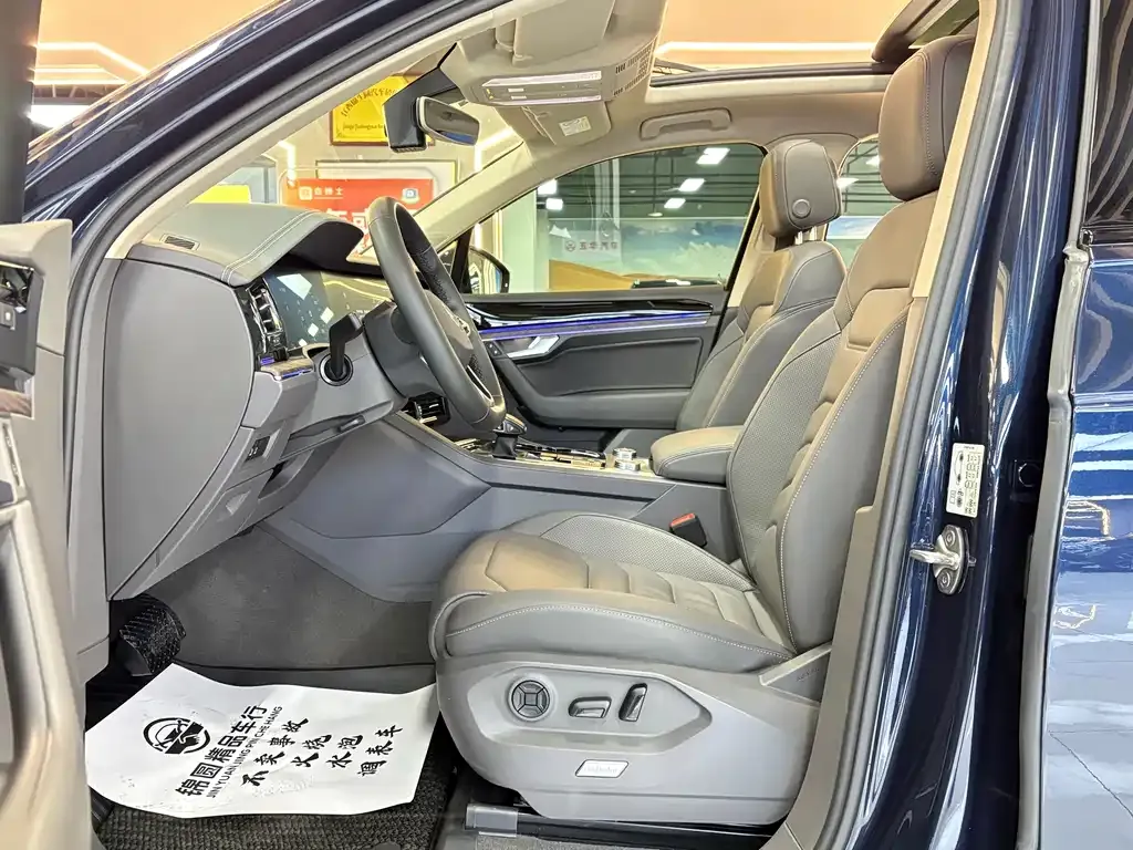 Volkswagen Touareg 2023 из CN, фото 7