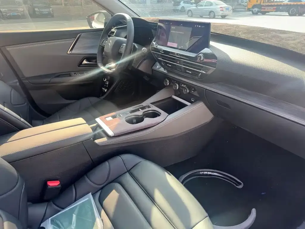 Citroen C5 X 2025 из CN, фото 7
