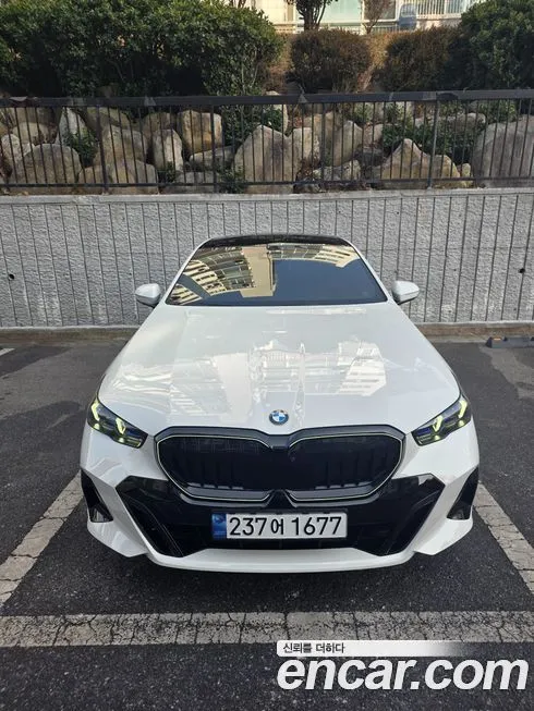 BMW 5-Series 2024 из KR, фото 10