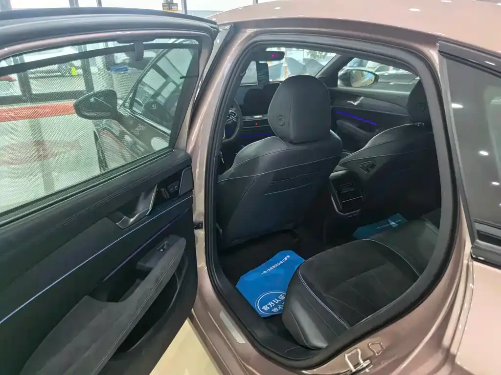 Volkswagen Passat — фото 10