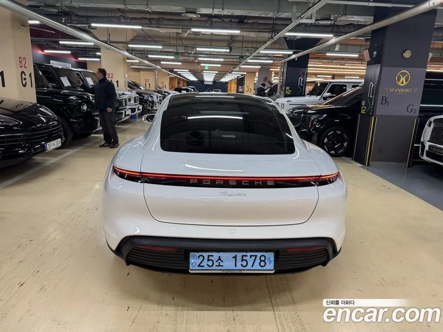 Porsche Taycan 2024 из KR, фото 7