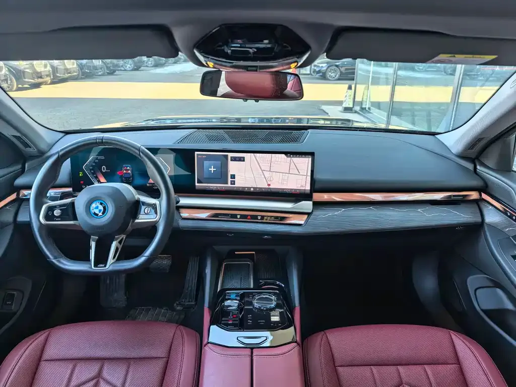BMW i5 — фото 3