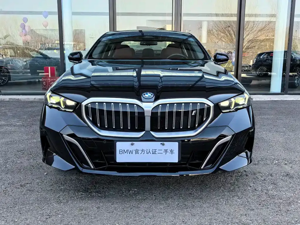 BMW i5 — фото 4