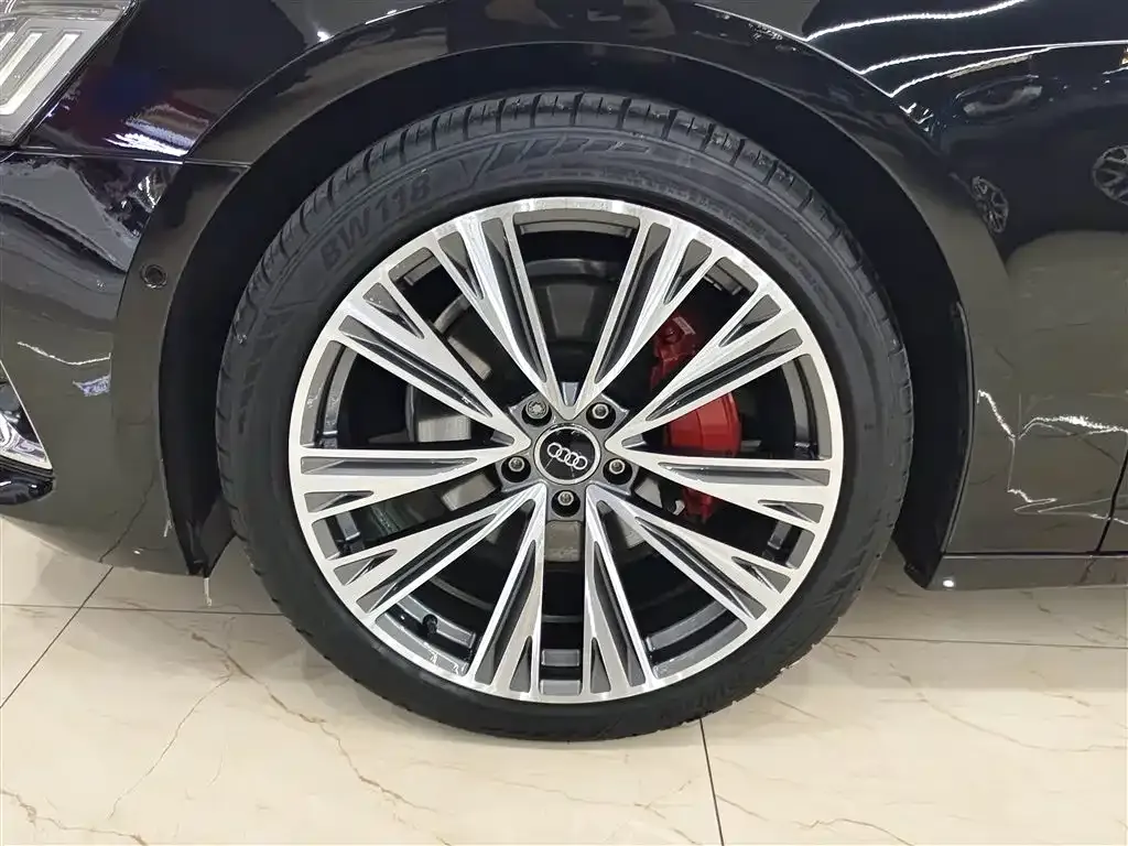 Audi A6L 2023 из CN, фото 5
