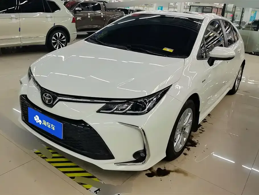 Toyota Corolla — фото 1