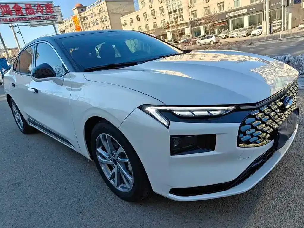 Ford Mondeo 2023 из CN, фото 2