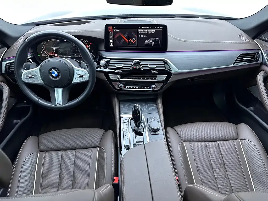 BMW 5 Series — фото 8