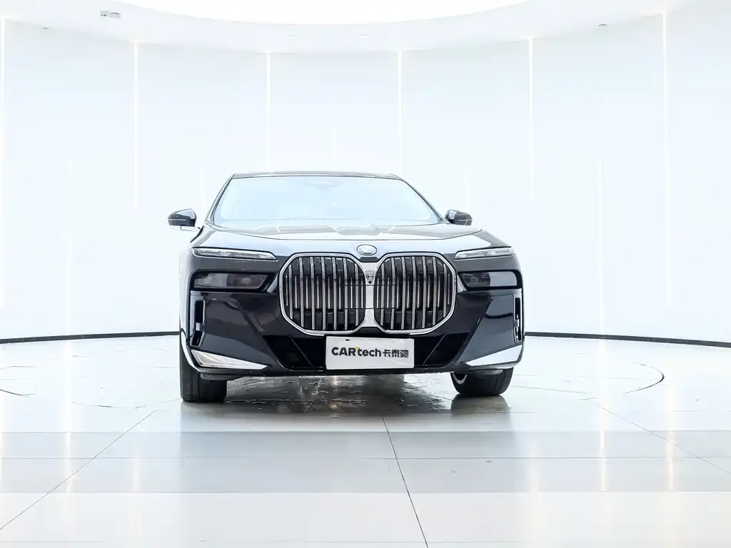 BMW 7 Series 2024 из CN, фото 9