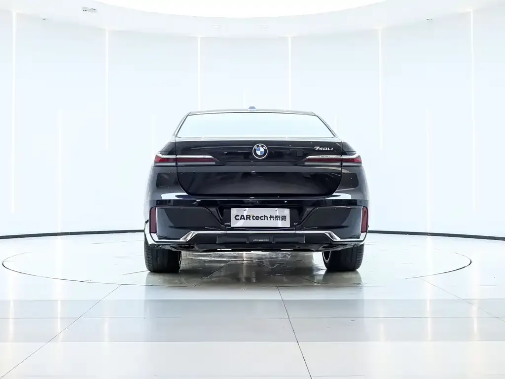 BMW 7 Series 2024 из CN, фото 8