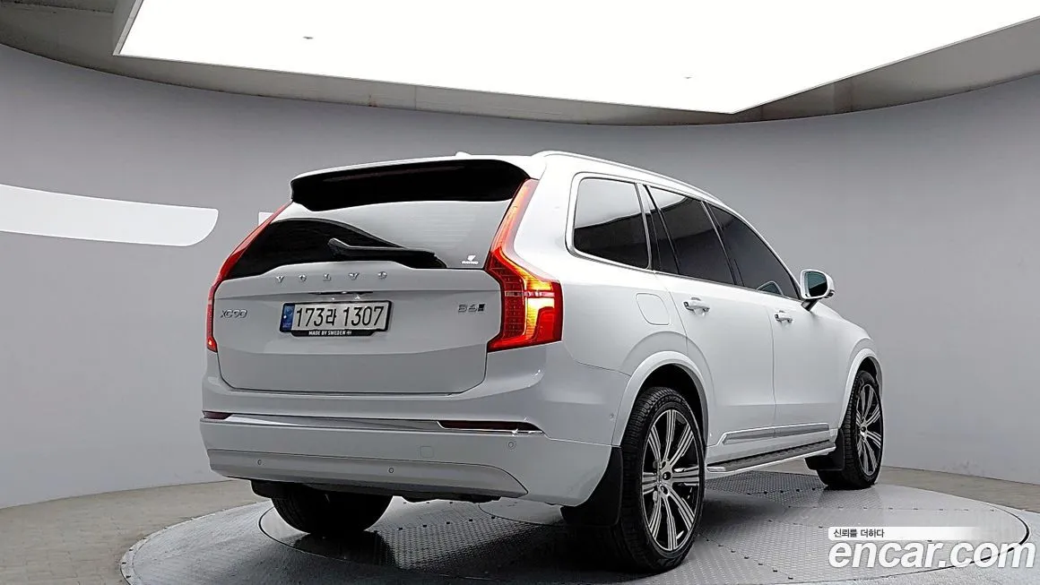Volvo XC90 — фото 10