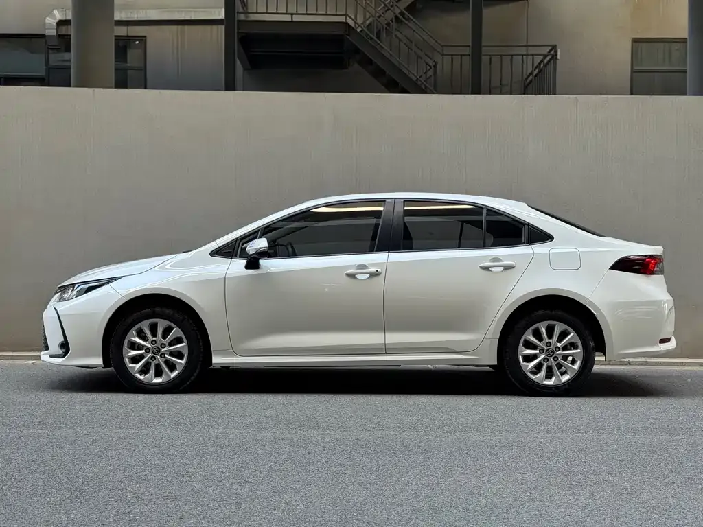 Toyota Corolla 2021 из CN, фото 8