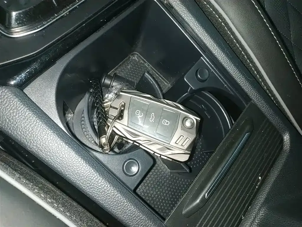 Volkswagen Sagitar 2024 из CN, фото 8
