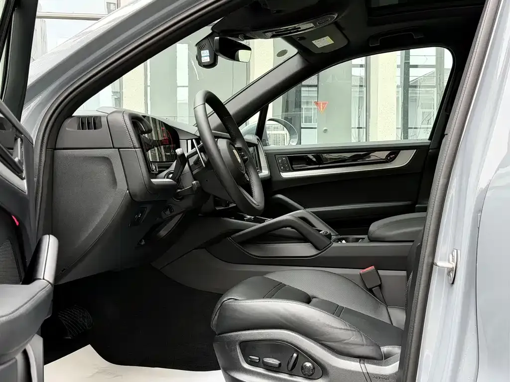 Porsche Cayenne 2025 из CN, фото 6