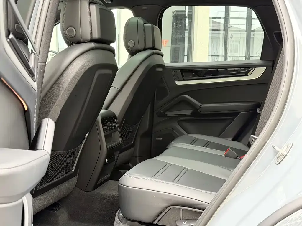 Porsche Cayenne 2025 из CN, фото 7