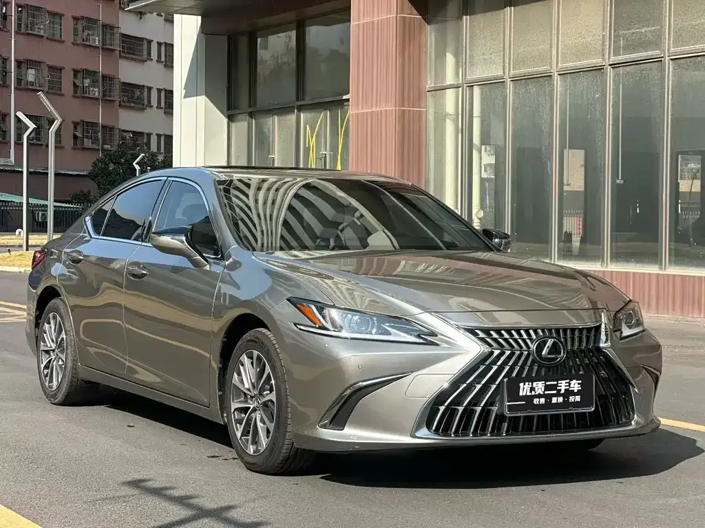 Lexus ES — фото 6